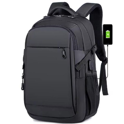 15Mochila portátil de viaje de negocios con carga USB.